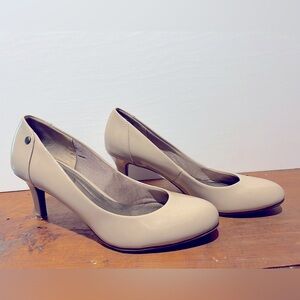 Life Stride heels - size 9, nude color